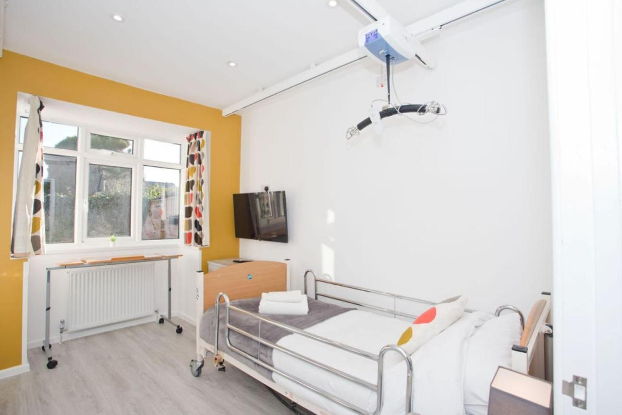 Hilda'S Retreat Accessible Wheel Chair Friendly With Hoist Poole Zewnętrze zdjęcie